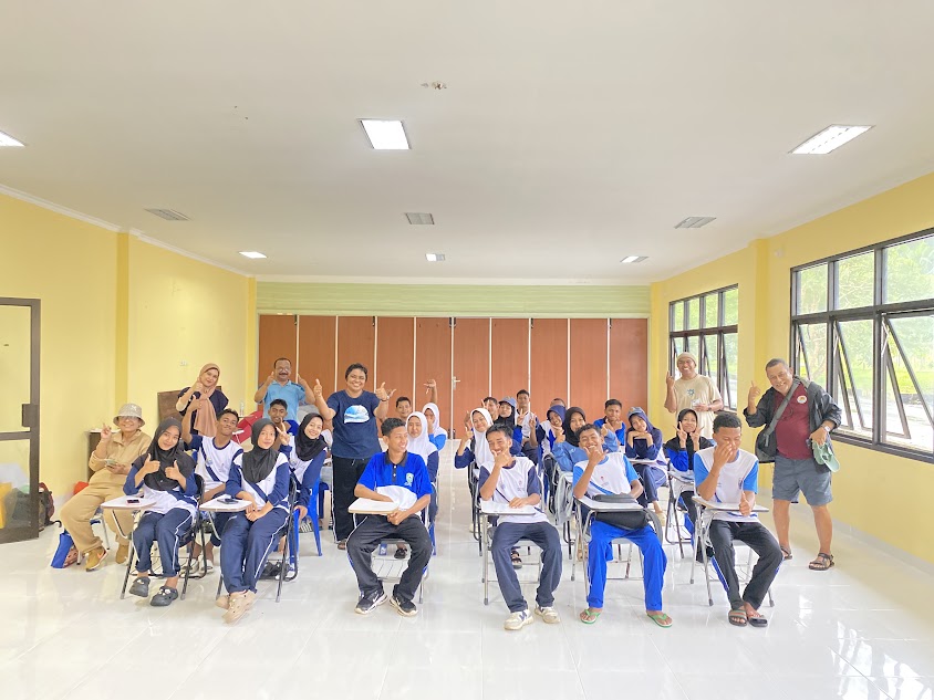 Foto bersama setelah sosialisasi PS MSP FPIK Unpatti-SMA N 6 Maluku Tengah-1