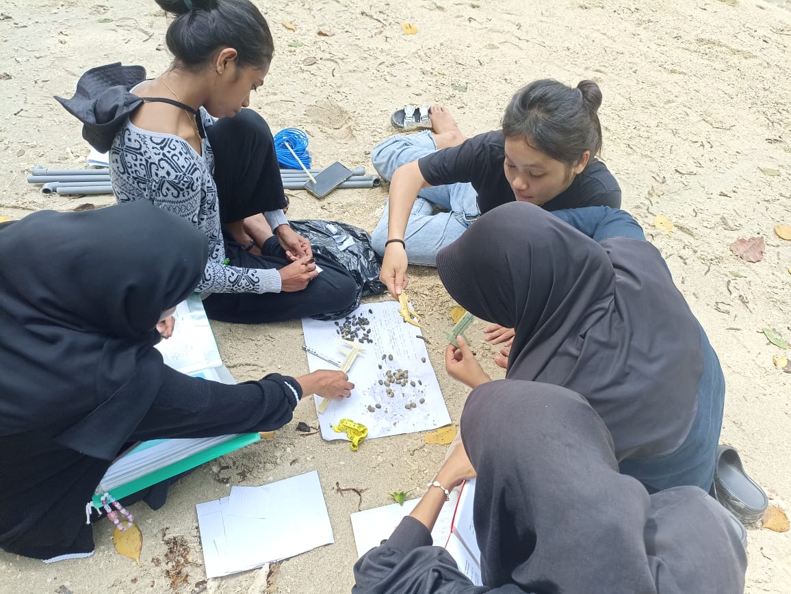 Mahasiswa PS MSP FPIK Unpatti Praktikum Lapangan