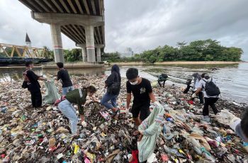 Mahasiswa MSP Jadi Zero Waste Warrior: 10 Ton Sampah Terangkat dari Pantai Galala